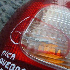 foco hyundai accent sedan 2001 – 2002 trasero chofer daños