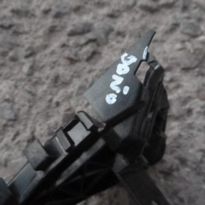 soporte ménsula mazda 3 hatch sport 15-18 trasero chofer daños