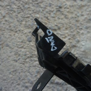 soporte ménsula mazda 3 sedan 2015 2018 trasera copiloto daños