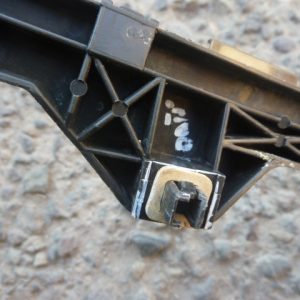 soporte ménsula mazda 6 hatch/sedan 09-12 trasera chofer daños