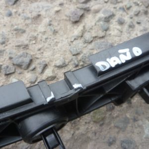 soporte ménsula mazda 2 sedan 2018 trasera copiloto daños