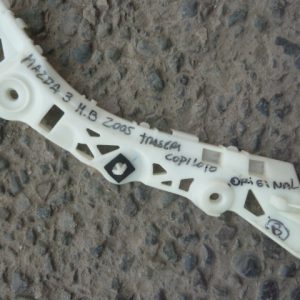 soporte ménsula mazda 3 hatchback sport 2003 2007 tras copiloto