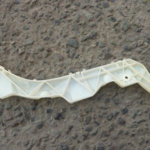 soporte ménsula mazda 6 hatchback 2003-06 tras copiloto usado