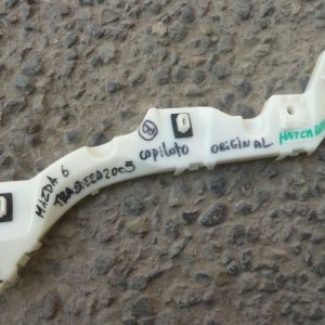 soporte ménsula mazda 6 hatchback 2003-06 tras copiloto usado