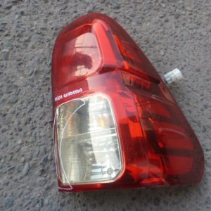 foco toyota hilux 2017 2018 trasero copiloto original daños