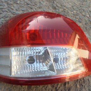 foco yaris sedan 2007 2009 2010 trasero chofer original daños