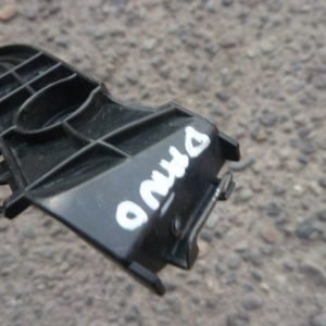 mensula soporte 4runner sr5 2012 lateral trasera copiloto daño