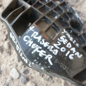 mensula soporte yaris sedan 2016 lateral trasera chofer daño