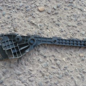 mensula soporte yaris sedan 2016 lateral trasera copiloto daños