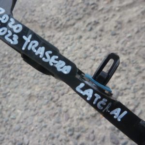 mensula soporte rav4 2020 2023 lateral trasera copiloto daños