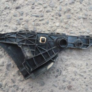 mensula soporte yaris sedan 2007 2012 trasera copiloto original