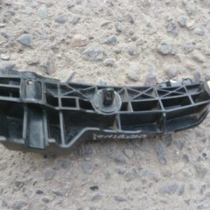 mensula soporte toyota rav4 2010 bajo foco trasera chofer daños