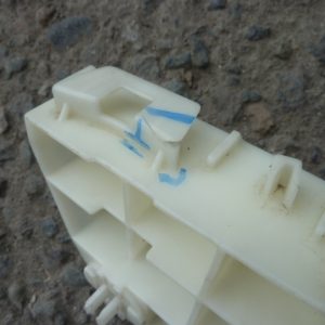 mensula soporte corolla 2009 2010 bajo foco trasero chofer daño