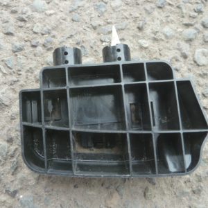 mensula soporte 4runner 2012 bajo foco trasero copiloto daño