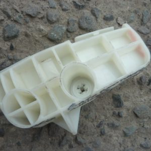 soporte mensula auris 2007 2011 bajo foco trasero copiloto usado