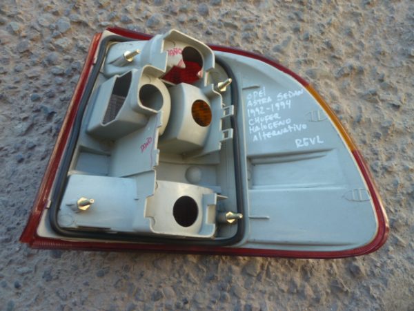 foco astra sedan 1992 1994 alternativo trasero chofer daños - Imagen 5