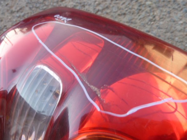 foco toyota rav4 2004 2005 trasero copiloto daños - Imagen 2