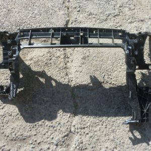 frontal audi q2 2016 2020 original (quebrado , falta pedazo)