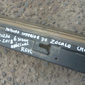 moldura mazda 6 sedan 2014 2018 inferior de zocalo chofer daño