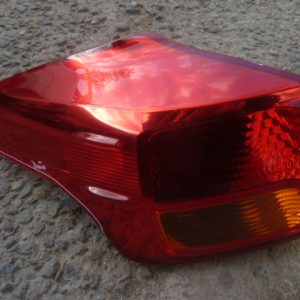 foco toyota rav4 2014 2016 trasero chofer – daños