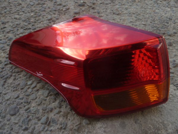 foco toyota rav4 2014 2016 trasero chofer - daños