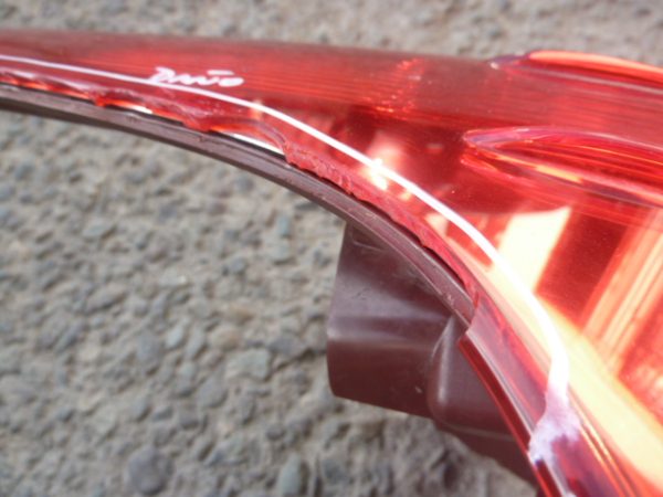 foco toyota rav4 2014 2016 trasero chofer - daños - Imagen 2