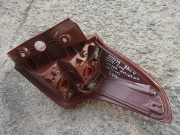 foco toyota rav4 2014 2016 trasero chofer - daños - Imagen 10