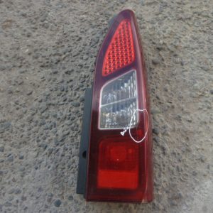 foco toyota peugeot tepee b9 2014 2018 trasero copiloto – daños