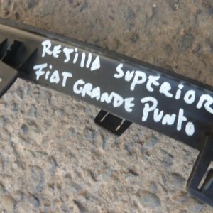 rejilla de parachoque superior grande punto evo 2010 2012 daños