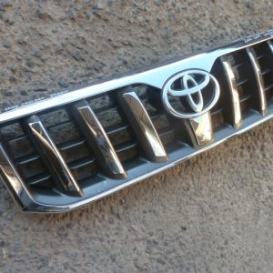 mascara toyota land cruiser prado 2006 2009 – daños