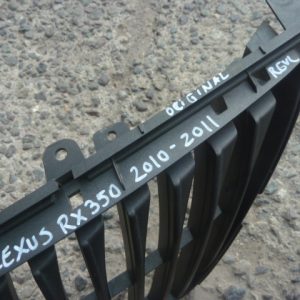 mascara ( solo rejilla ) lexus rx350 2010 2011 daños