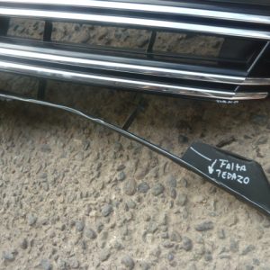 mascara vw tiguan 2013 2017 ( quebrada , sirve solo biseles )
