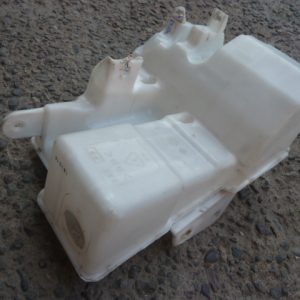 deposito limpiaparabrisa mitsubishi l200 2020 2024 – daño/pierde