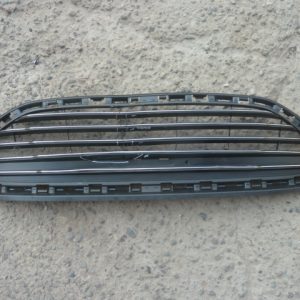 Rejilla mascara de parachoque ford fiesta 2015 2017 – daños