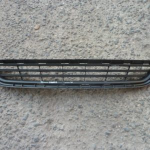 Rejilla de parachoque fiesta 2015 2017 inferior – daños