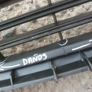 Rejilla de parachoque fiesta 2015 2017 inferior – daños