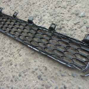 Rejilla de parachoque suzuki jinmy 2022 2023 2024 – daños