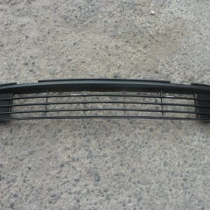 Rejilla de parachoque toyota corolla 2011 2013 daños