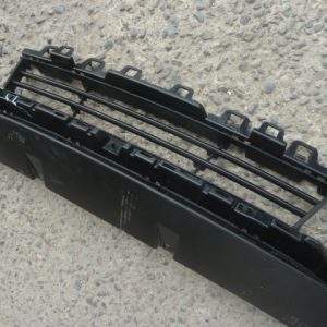 Rejilla de parachoque bmw 320 f30 2016 2017 c.daños