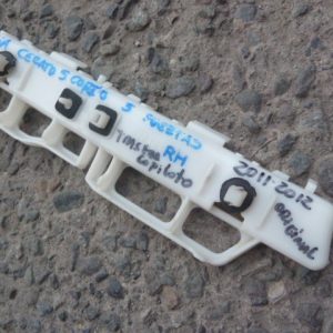 Mensula soporte kia cerato 5 5puertas 2011 2013 trasera copiloto