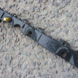 Mensula soporte kia rio 5 2019 2023 trasera copiloto