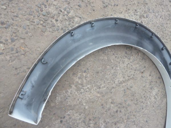 moldura paso rueda poer deluxe 2023 2024 trasera chofer daños - Imagen 8