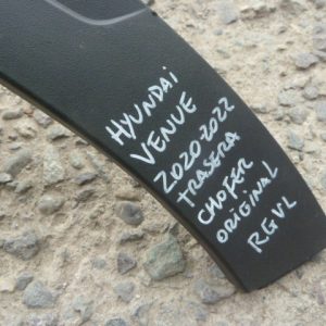 moldura paso rueda venue 2020 2022 trasera chofer daños