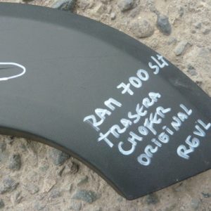 moldura paso rueda ram 700 slt 2021 2024 trasera chofer daños