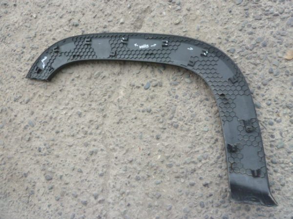 moldura paso rueda ram 700 slt 2021 2024 trasera chofer daños - Imagen 8