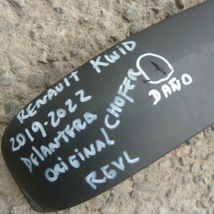 moldura de tapabarro kwid 2019 2022 delantera chofer daños