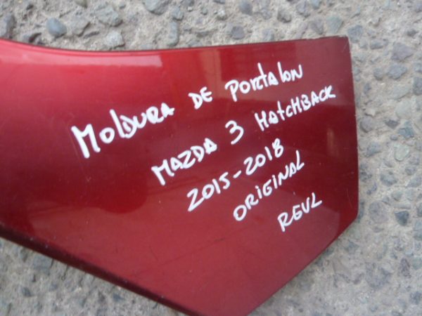 moldura de portalon mazda 3 2015 2016 2017 2018 daños - Imagen 2