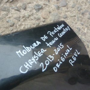 moldura de portalon chrysler town country 2013 2015 – daños