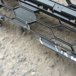 Rejilla de parachoque vw amarok 2018 2022 – daños – oferta!