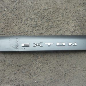 moldura rexton 2002 2004 inferior de parachoq trasero – daños